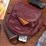 Mały plecak damski skórzany Bordowy. Format A5 na Suwak.