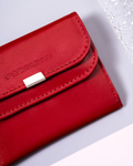Poręczny damski skórzany mały czerwony portfel. Zatrzask.