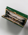 Portfel damski zielony lakierowany. Skóra naturalna. RFID