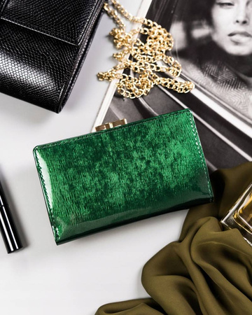 Portfel damski zielony lakierowany. Skóra naturalna. RFID