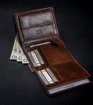 Klasyczny portfel męski pionowy z naturalnej skóry z technologią RFID — Rovicky