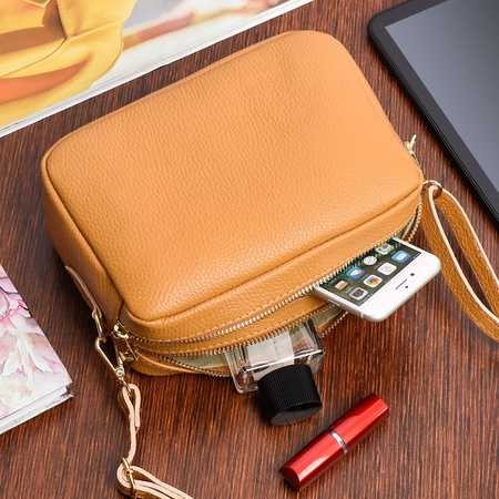 Mała torebka damska na ramię - skóra musztardowa