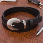 Skórzany pasek damski CZARNY. Srebrna klamra. 115 cm.