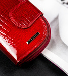 Czerwona portmonetka damska skórzana