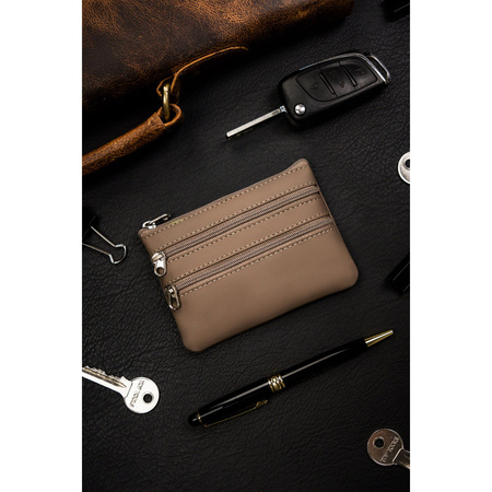 Skórzane etui na klucze Beżowa kluczówka saszetka z kieszonkami.