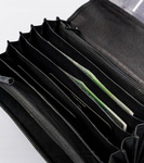 Podłużny, skórzany portfel kelnerski z mnóstwem miejsca na gotówkę — Cavaldi