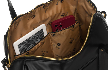 Pojemna, czarna damska torebka listonoszka ze skóry ekologicznej na suwak.