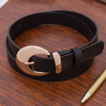 Skórzany pasek damski CZARNY. Złota klamra. 105 cm.