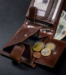 Klasyczny, zapinany portfel męski poziomy z naturalnej skóry z technologią RFID - Rovicky