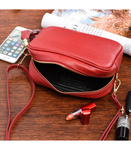 Czerwona włoska skórzana listonoszka z frędzlem