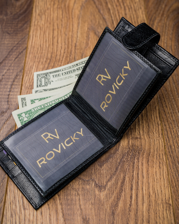 Poziomy, klasyczny portfel męski z zapięciem, skóra licowa, RFID Stop — Pierre Andreus