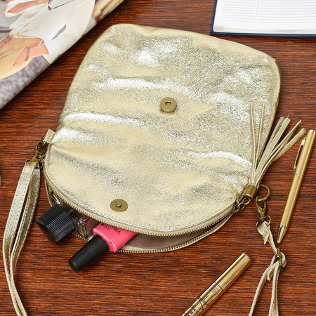 Złota Torebka Listonoszka ze skóry z klapą na suwak