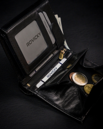 Bogato wyposażony portfel męski z naturalnej skóry licowej — Rovicky