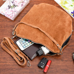 Camelowa torebka damska listonoszka na ramię zamszowa