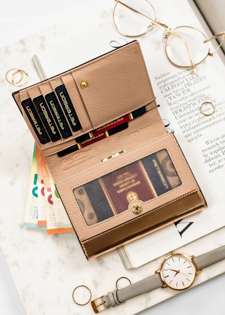 Czarny portfel ze złotymi wstawkami. Lakierowana Skóra RFID