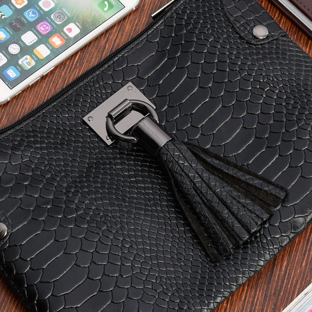 Mała czarna torebka wizytowa listonoszka croco