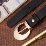 Skórzany pasek damski CZARNY. Złota klamra. 105 cm.