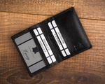 Małe i cienkie etui na karty - skórzane czarne. Ochrona RFID