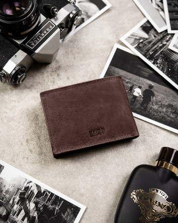 Zestaw prezentowy męski: skórzany, brązowy portfel i skórzany brelok