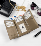 Elegancki portfel damski z modnym wzorem Cavaldi