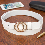 Biały pasek damski skórzany ze złotą klamrą okrągłą