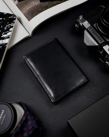 Bogato wyposażony portfel męski z naturalnej skóry licowej — Rovicky