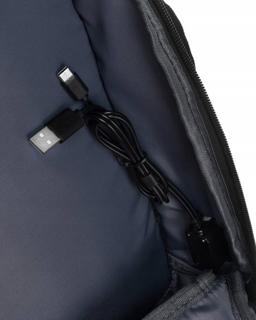 Wodoodporny plecak na laptop czarny. Duży. Port USB. Suwak.