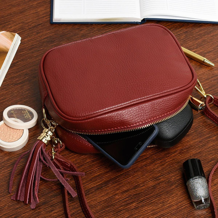 Mała czerwona włoska skórzana listonoszka fredzle