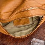 Mała torebka damska na ramię - skóra musztardowa