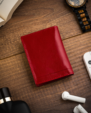 Małe i cienkie etui na karty - skórzane czerwone. Ochrona RFID