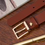 Brązowy pasek damski skórzany. Złota klamra. 105 cm.