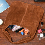 Zamszowa torebka damska z włoskiej skóry na suwak. KONIAKOWA brązowa