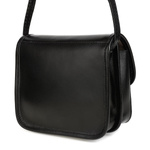 Zgrabna czarna mała torebka skórzana włoska. Regulowany pasek.