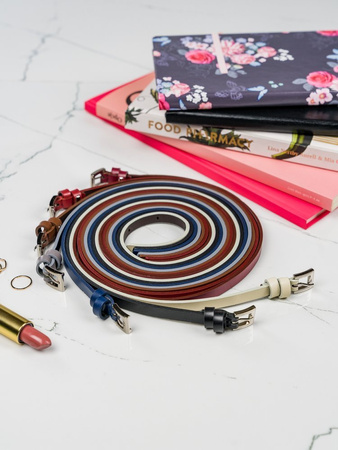 Cienki pasek damski do sukienki. Skórzany, czerwony