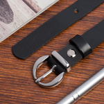 Wąski pasek damski skórzany CZARNY. Srebrna klamra. 115 cm.