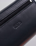 Granatowy Skórzany portfel damski na karty z okienkami na zdjęcia