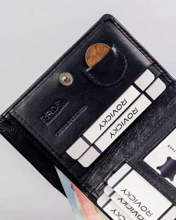 Praktyczny damski skórzany granatowy portfel. Zatrzask.