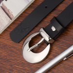 Skórzany pasek damski CZARNY. Srebrna klamra. 115 cm.