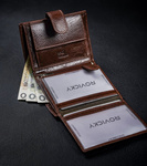 Klasyczny, zapinany portfel męski pionowy z naturalnej skóry z technologią RFID - Rovicky