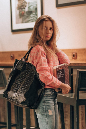 Czarna torebka skórzana duża croco - worek