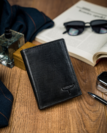 Prosty, składany portfel męski pionowy ze skóry naturalnej — Buffalo Wild