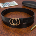 Czarny pasek damski skórzany ze złotą okrągłą klamrą