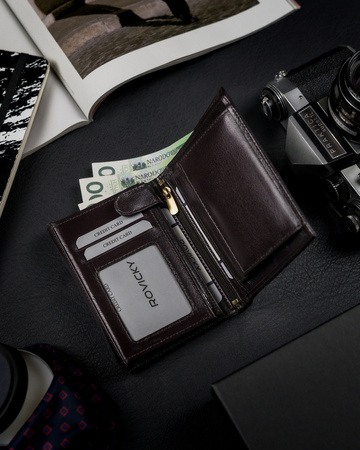 Bogato wyposażony portfel męski z naturalnej skóry licowej — Rovicky