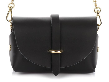 Mała skórzana torebka damska kuferek kopertówka na łańcuszku. Czarna