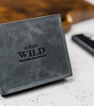 Poziomy, składany portfel męski z zewnętrzną kieszonką na kartę — Always Wild