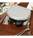 Mała szara włoska skórzana listonoszka z frędzlem