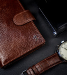 Klasyczny, zapinany portfel męski pionowy z naturalnej skóry z technologią RFID - Rovicky