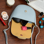 Błękitna skórzana torebka listonoszka podkowa