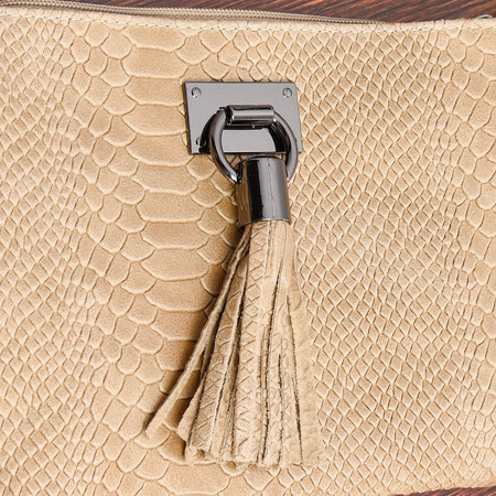 Mała damska torebka wizytowa beżowa listonoszka