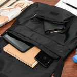 Duża torebka damska listonoszka na szerokim pasku. Czarna A4